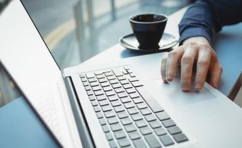 大學(xué)里的計算機(jī)老師那么厲害，為什么不去當(dāng)更高薪的程序員？